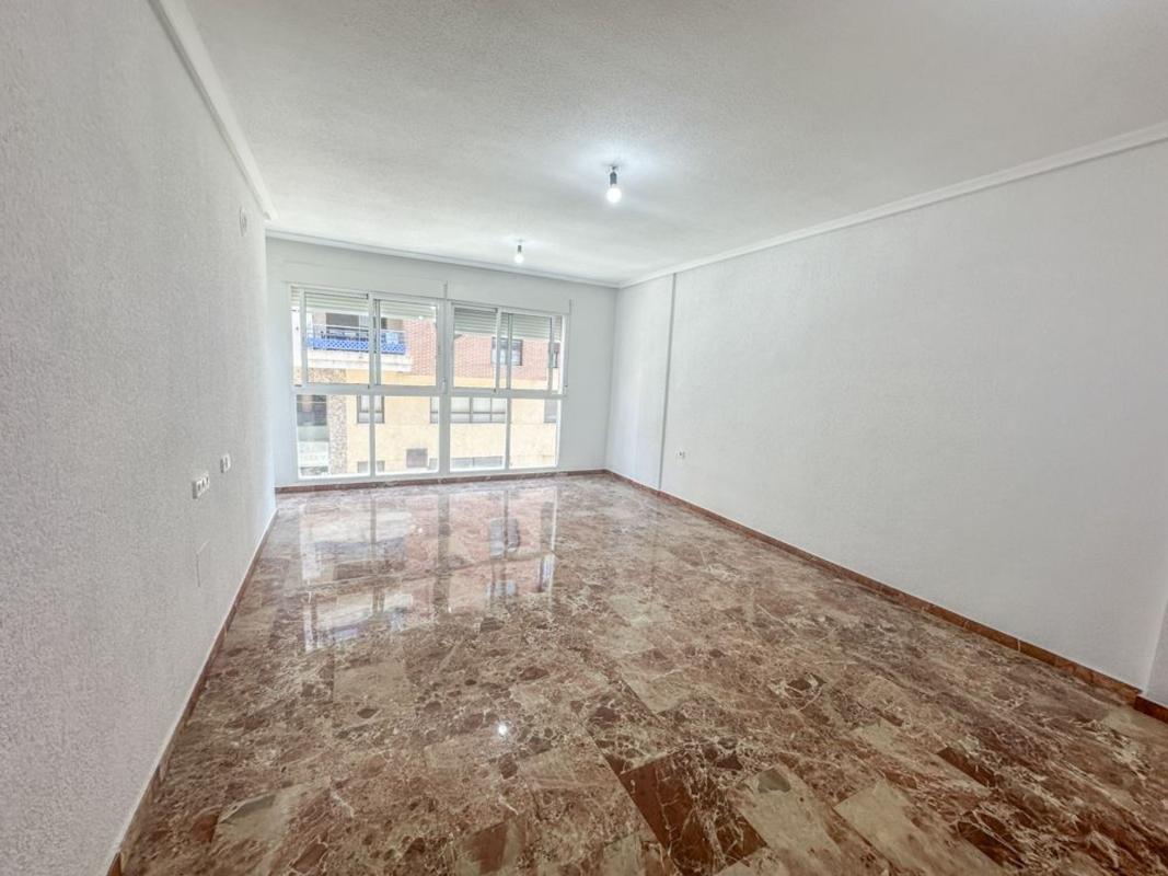 Venta de piso en Piso en Calle Monseñor Espinosa, Orihuela Ciudad, Orihuela, Orihuela
 photo 2