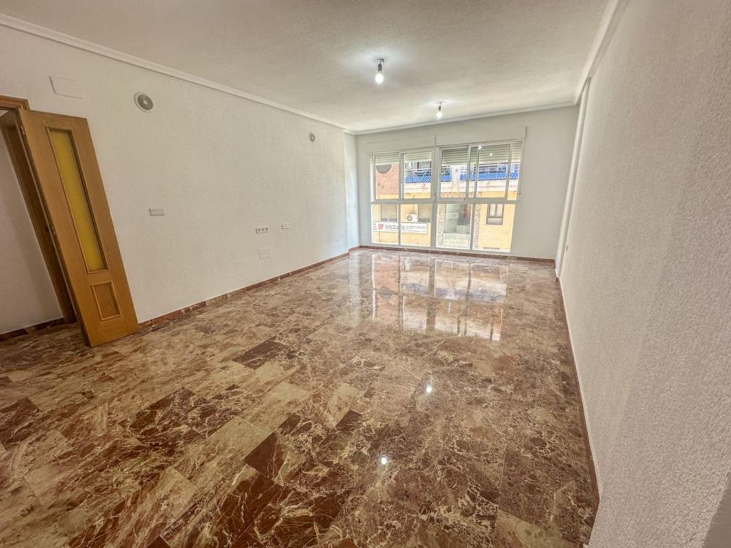 Venta de piso en Piso en Calle Monseñor Espinosa, Orihuela Ciudad, Orihuela, Orihuela
 photo 3
