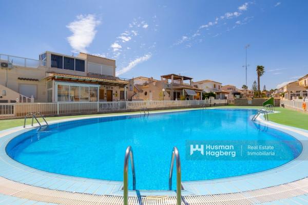 Chalet adosado en Calle Nicolás de Bussi, Playa Flamenca, Orihuela photo 1