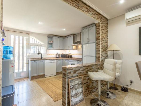 Independent chalet for sale in Casa o chalet en Urbanització Pau 26, 27, Villamartín, Orihuela, Orihuela
 photo 4