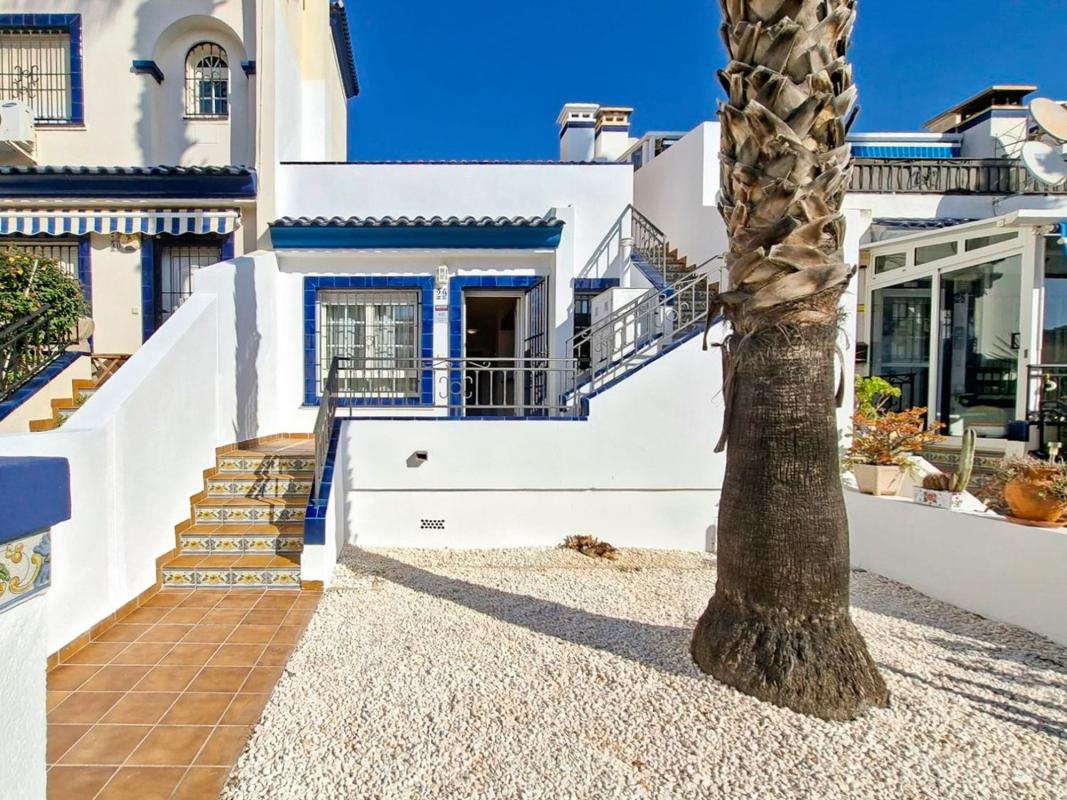 Sprzedaż niezależnego domku jednorodzinnego w Casa o chalet en Villamartín, Orihuela, Orihuela photo 1