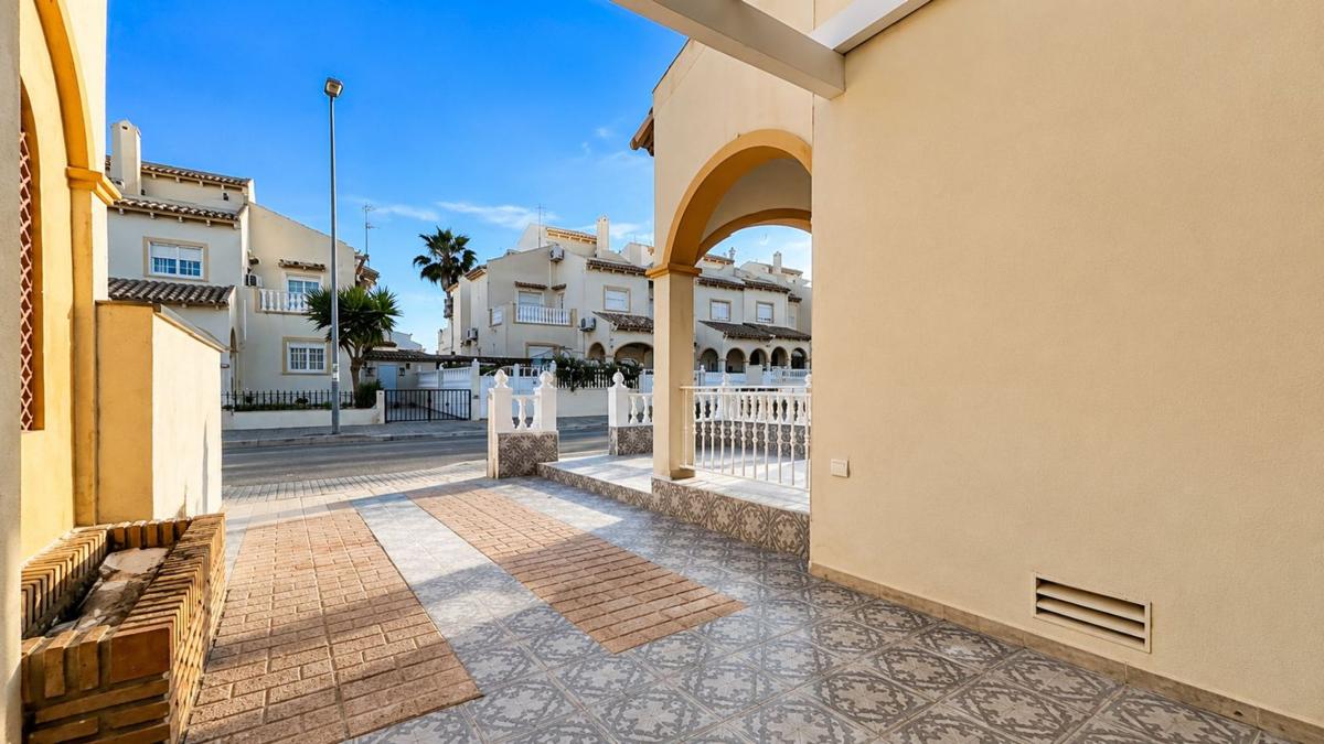 Properties for sale and rent in Spain photo 3
