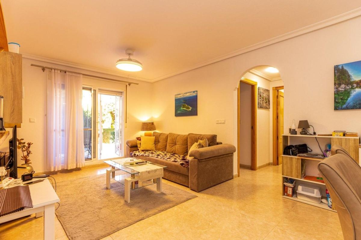 Sprzedaż niezależnego domku jednorodzinnego w  Casa o chalet en Playa Flamenca, Orihuela, Orihuela photo 5