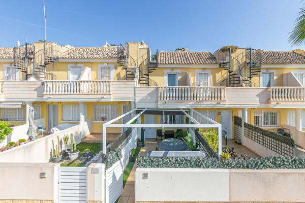 Chalet adosado en Calle Cabo de Peñas, Lomas de Cabo Roig, Orihuela photo 2