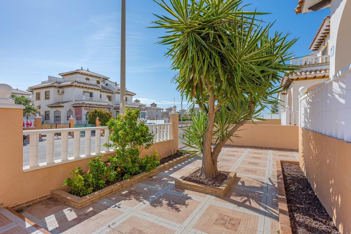 Properties for sale and rent in Spain photo 4