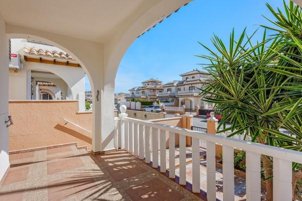 Chalet adosado en Lomas de Cabo Roig, Orihuela thumbnail 2