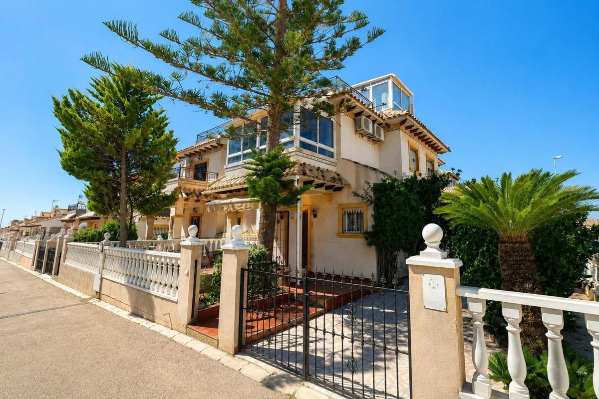 Properties for sale and rent in Spain photo 1