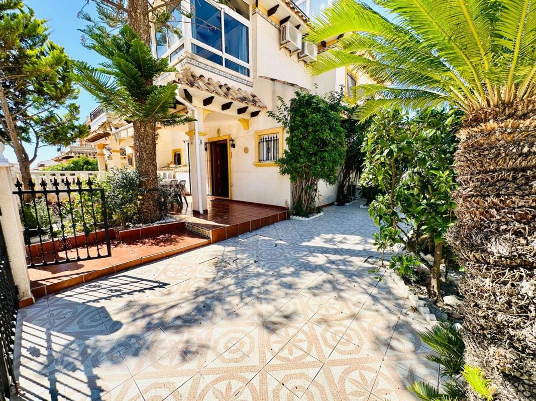 Properties for sale and rent in Spain photo 3