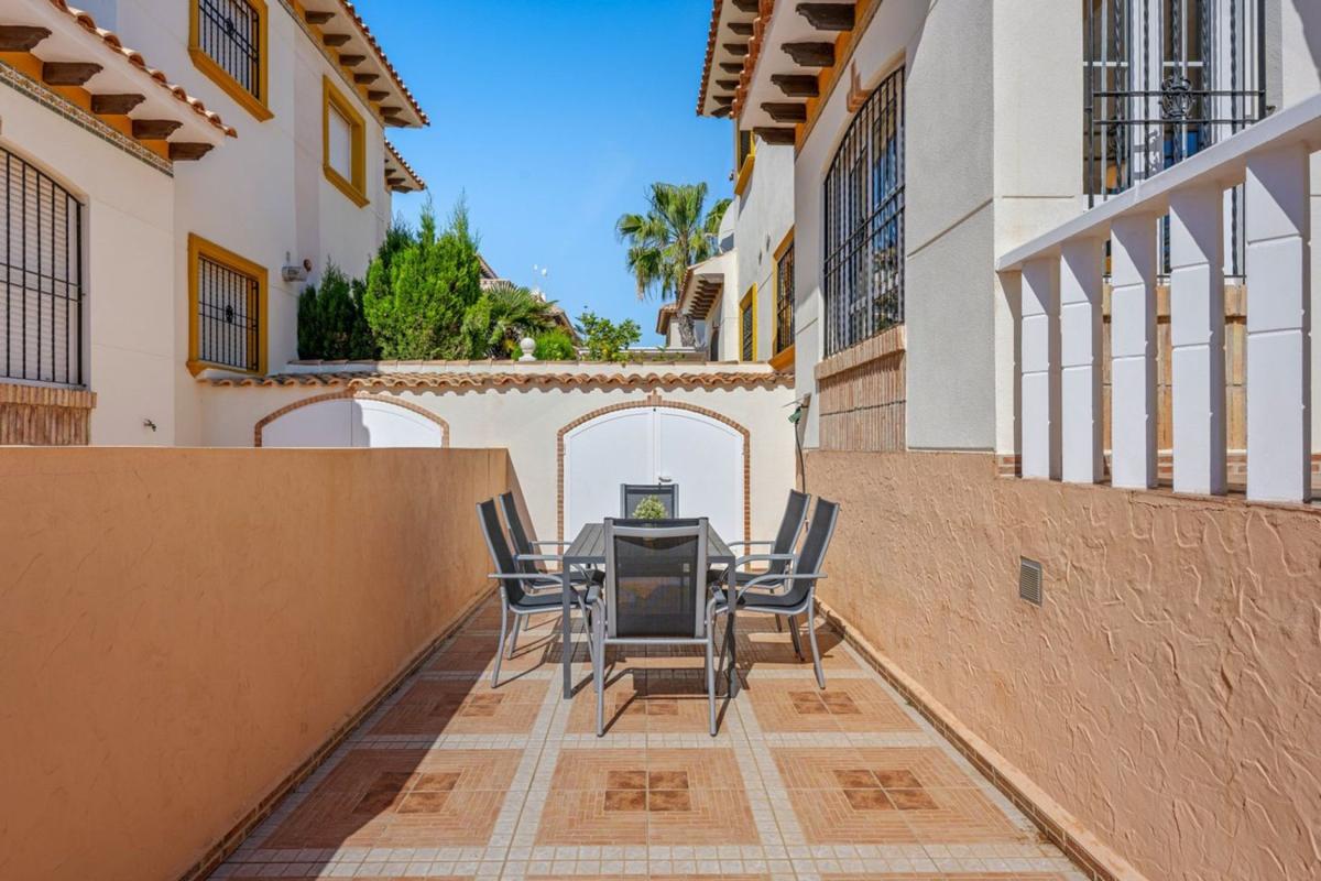 Properties for sale and rent in Spain photo 3