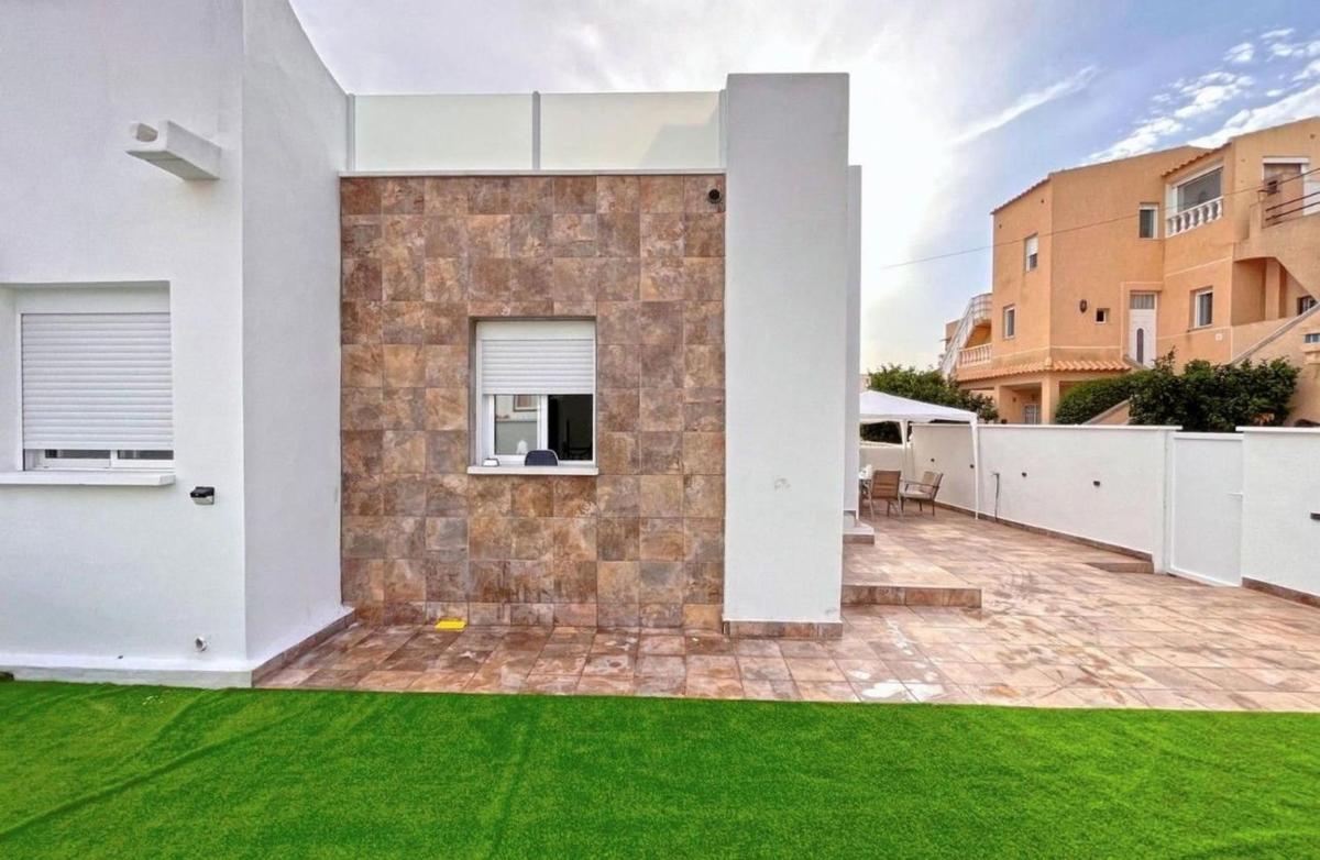 Properties for sale and rent in Spain photo 3