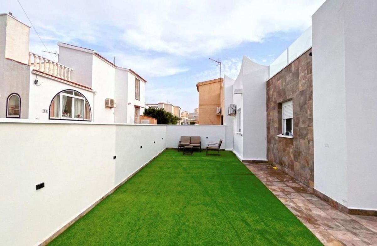 Properties for sale and rent in Spain photo 4