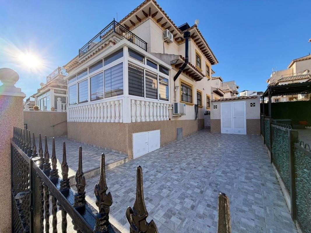 Properties for sale and rent in Spain photo 3