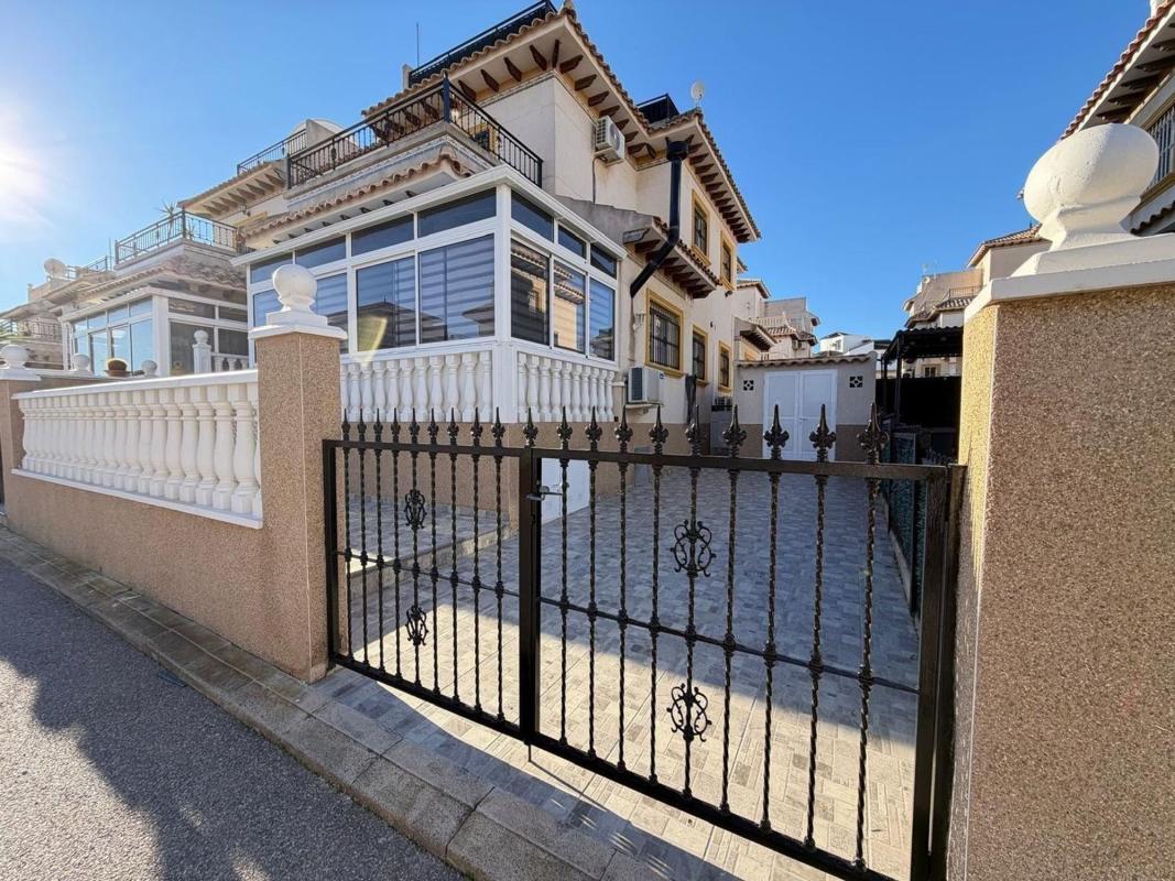 Properties for sale and rent in Spain photo 4