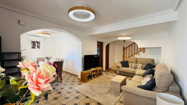 Independent chalet for sale in Casa o chalet en Playa Flamenca, Orihuela, Orihuela
thumbnail 2