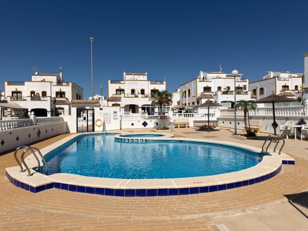 Chalet pareado en Desamparados-Hurchillo-Torremendo, Orihuela thumbnail 1