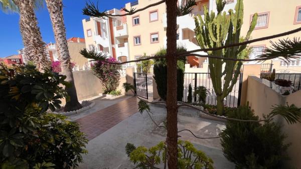 Independent chalet for sale in Casa o chalet en La Zenia, Orihuela, Orihuela
thumbnail 1