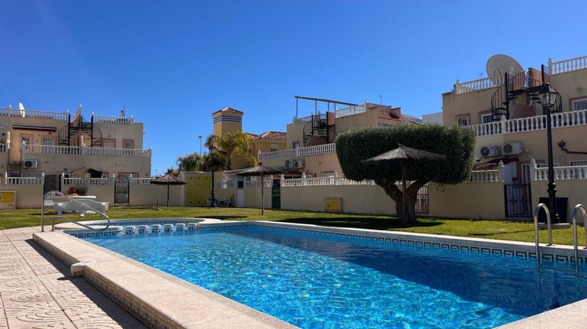 Sale of independent chalet in Casa o chalet en La Zenia, Orihuela, Orihuela
 photo 3