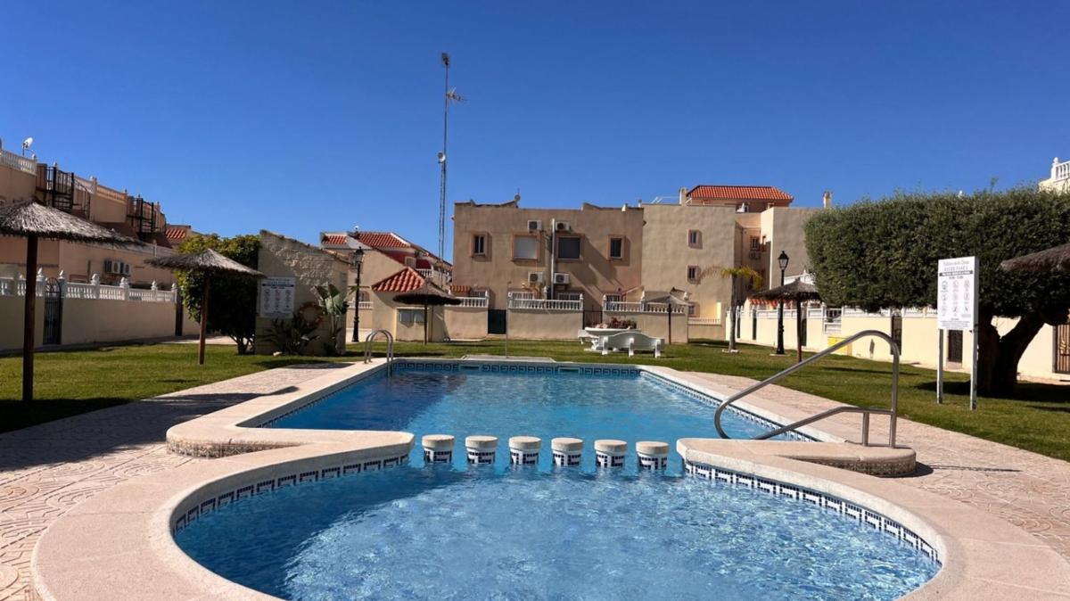 Sale of independent chalet in Casa o chalet en La Zenia, Orihuela, Orihuela
 photo 4