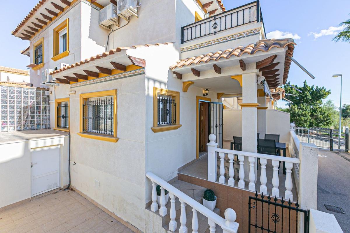 Properties for sale and rent in Spain photo 2