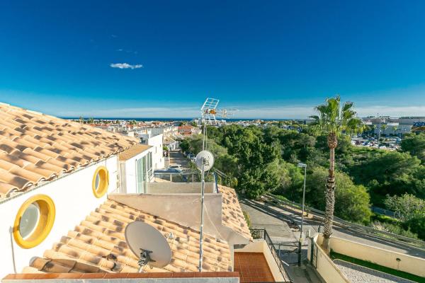 Chalet pareado en Playa Flamenca, Orihuela thumbnail 2