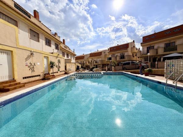 Chalet pareado en La Zenia, Orihuela photo 1
