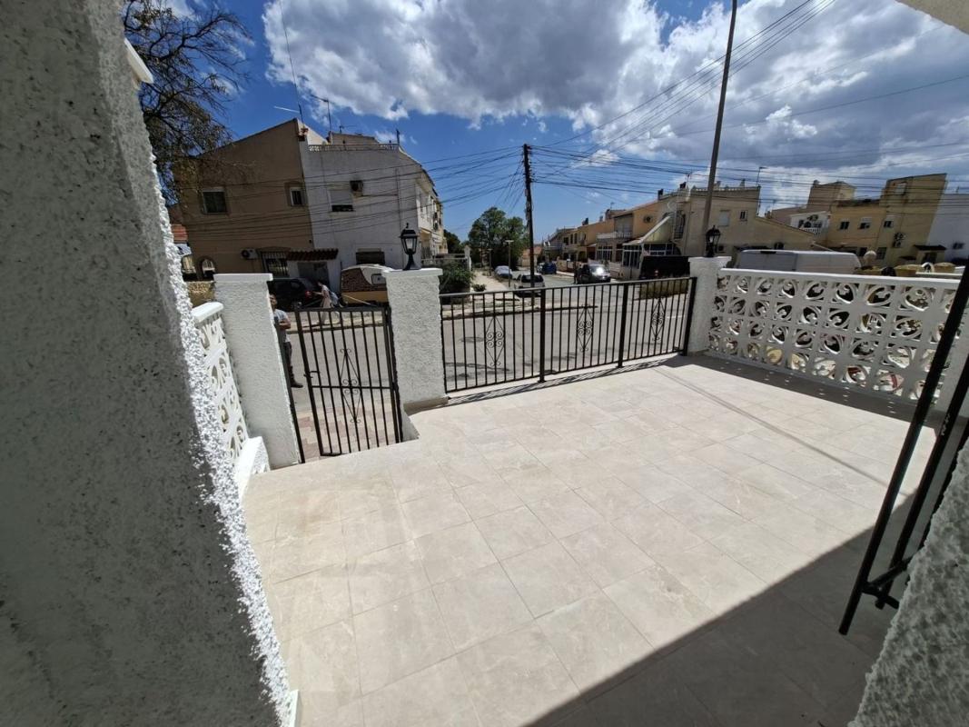 Properties for sale and rent in Spain photo 3