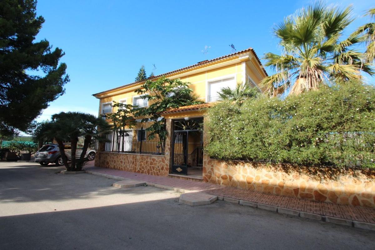 Propiedades en venta y alquiler en España photo 1