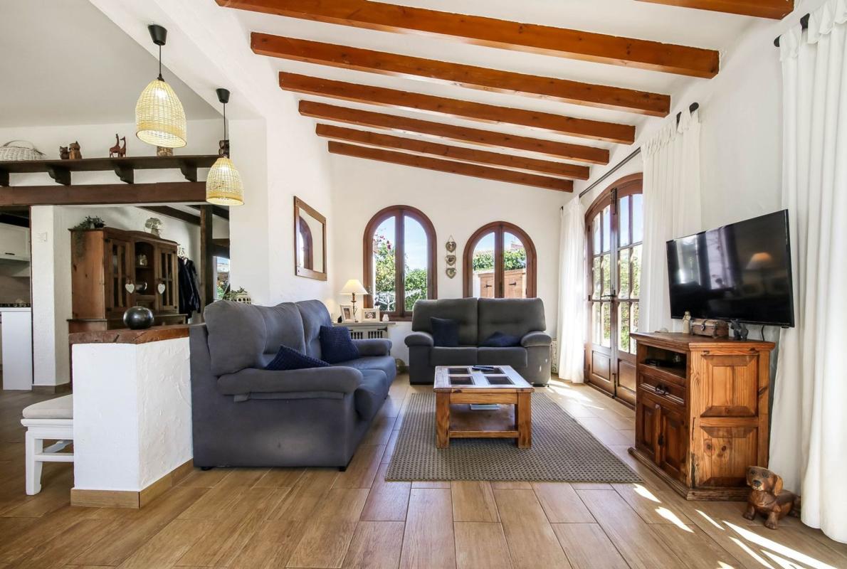 Properties for sale and rent in Spain photo 2