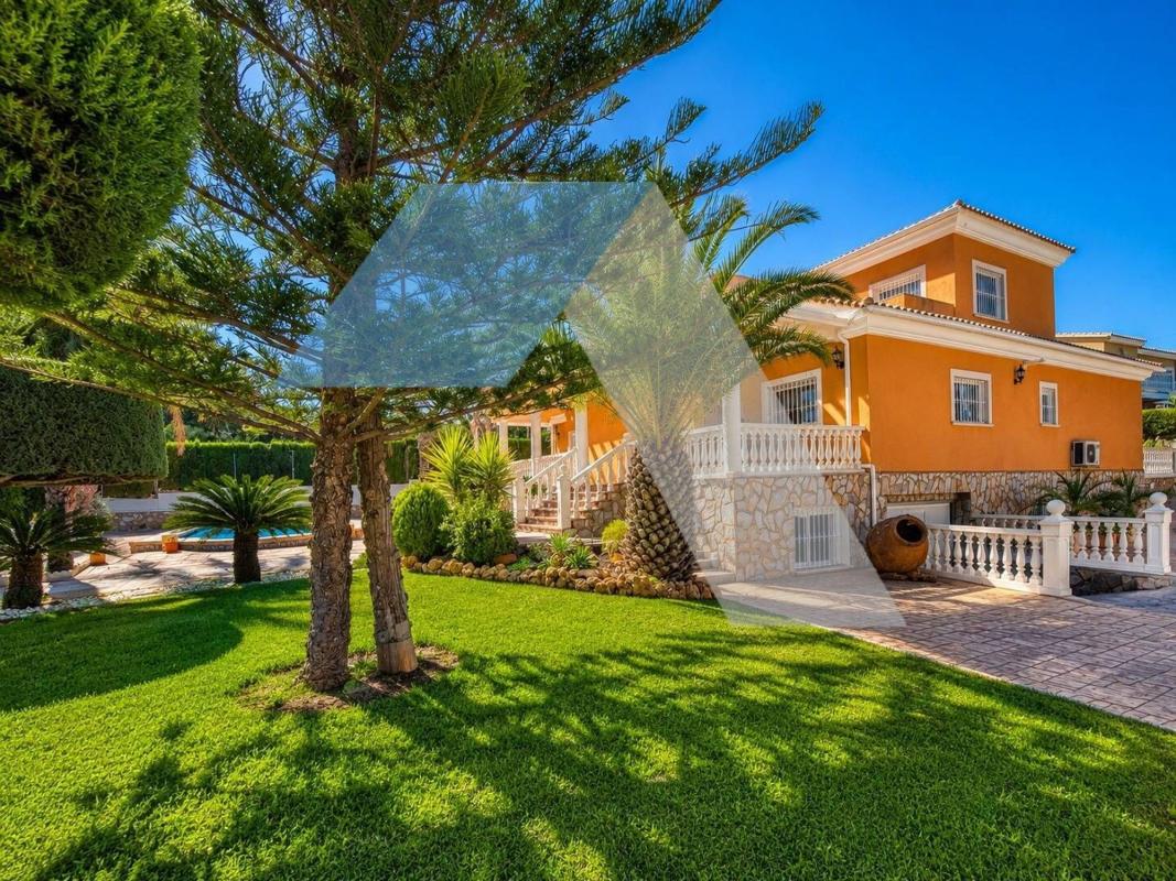 Properties for sale and rent in Spain photo 4