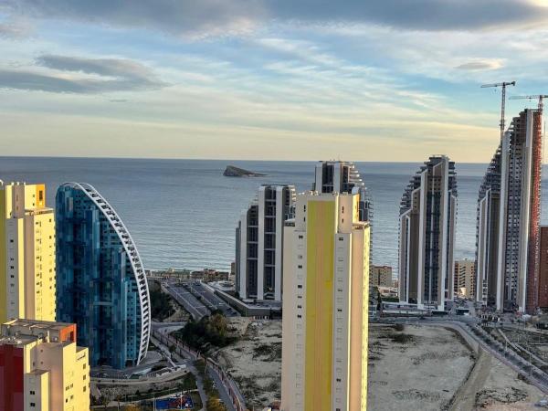 Sprzedaż mieszkania w Piso en Calle Presidente Adolfo Suárez, 2, Pueblo Poniente, Benidorm, Benidorm
thumbnail 1