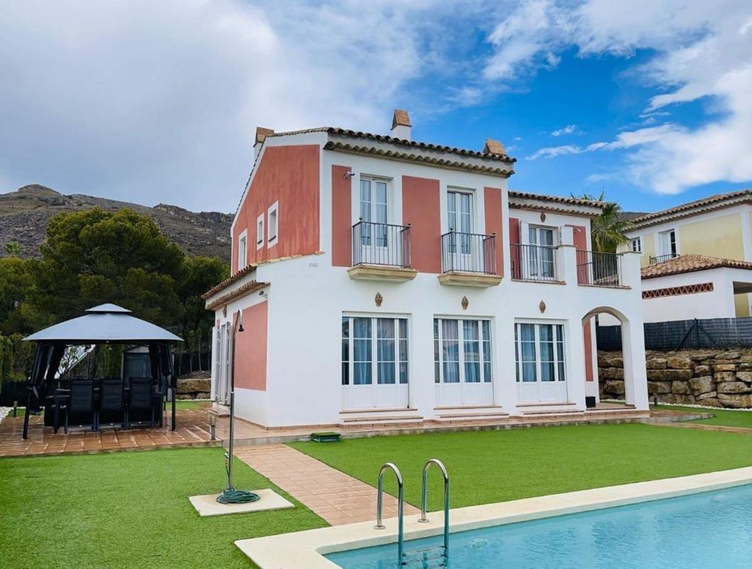 Properties for sale and rent in Spain photo 3