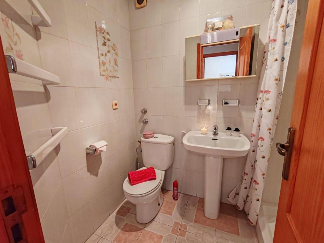 Venta de piso en Piso en Calle María Gil Vallejos, Avenida Habaneras - Curva de Palangre, Torrevieja, Torrevieja
photo 4