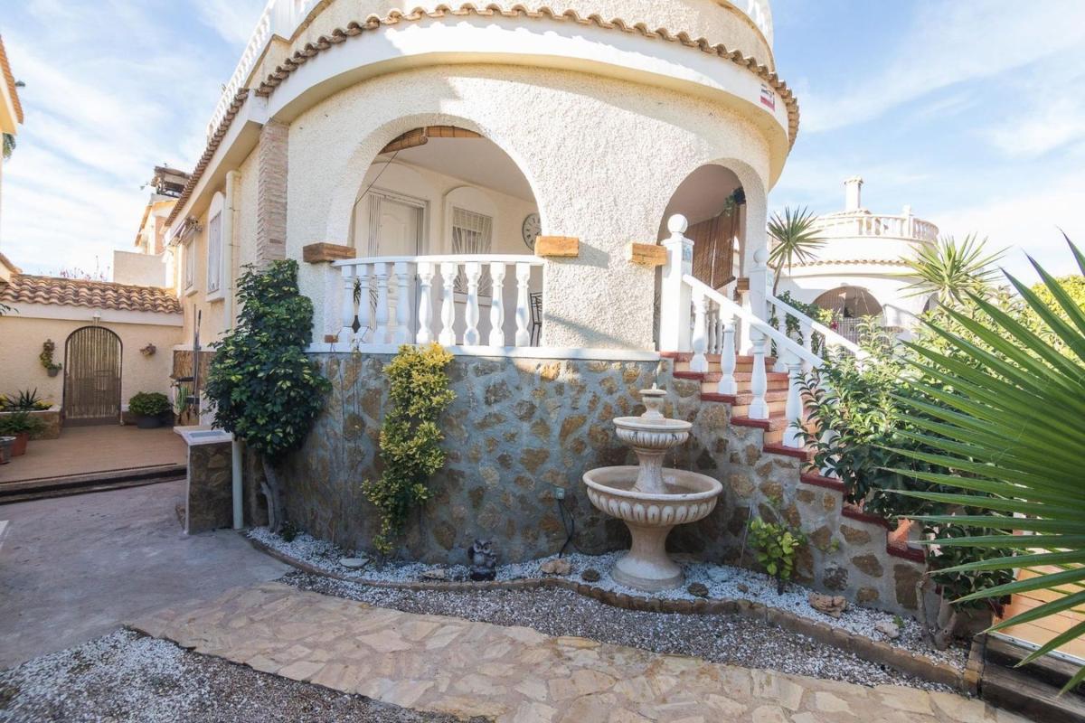 Properties for sale and rent in Spain photo 4