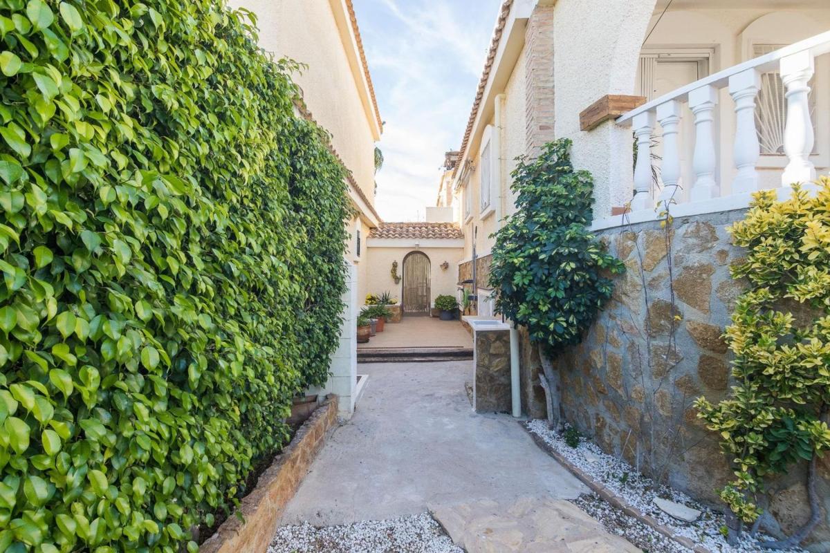 Properties for sale and rent in Spain photo 5