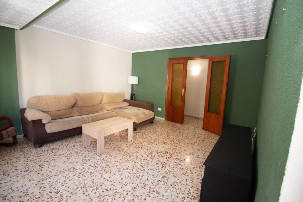 Sale of apartment in Piso en Calle Vicente Blasco Ibáñez, Las Piscinas Naturales, Torrevieja, Torrevieja
 photo 2