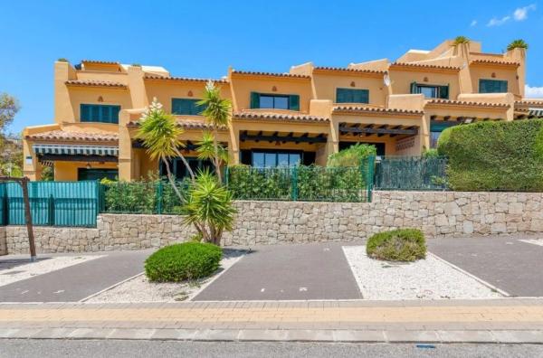 Chalet adosado en Calle Berlin, 7, Golf Bahía, Finestrat photo 1