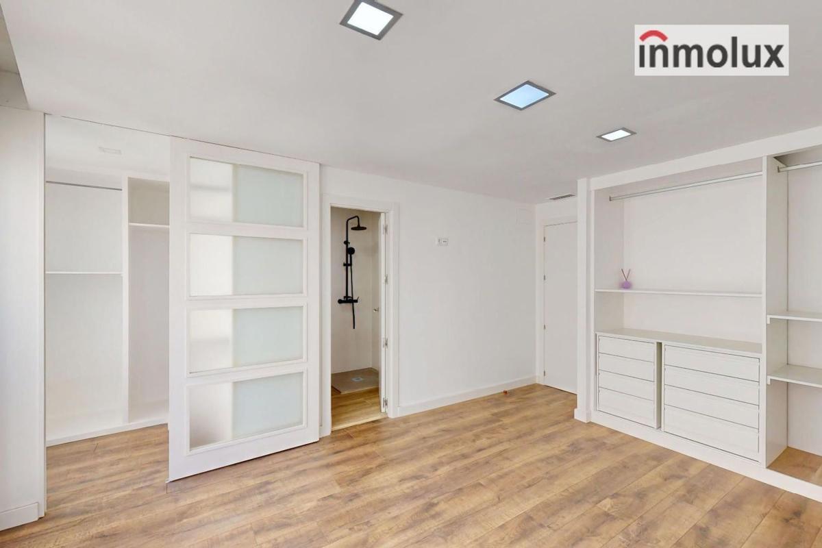 Venta de piso en Piso en Calle General Primo de Rivera, Casco Histórico-Santa Cruz, Alicante / Alacant, Alicante / Alacant
photo 5