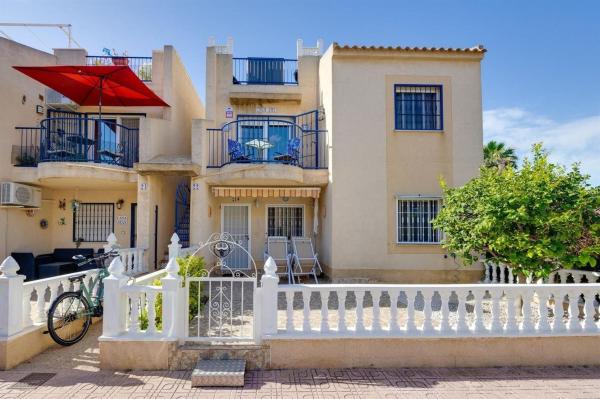 Independent chalet for sale in Casa o chalet en Calle Manuel Vera Espinosa, La Siesta - El Salado - Torreta, Torrevieja, Torrevieja
photo 1