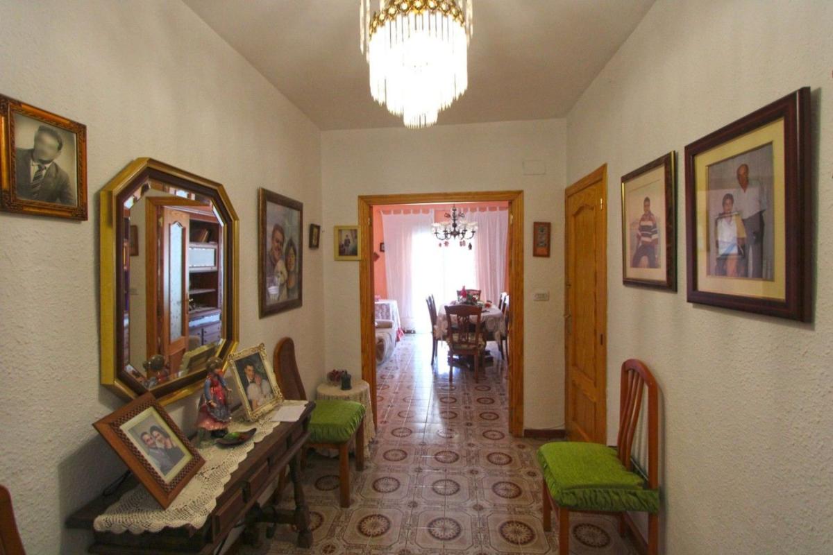 Propiedades en venta y alquiler en España photo 2