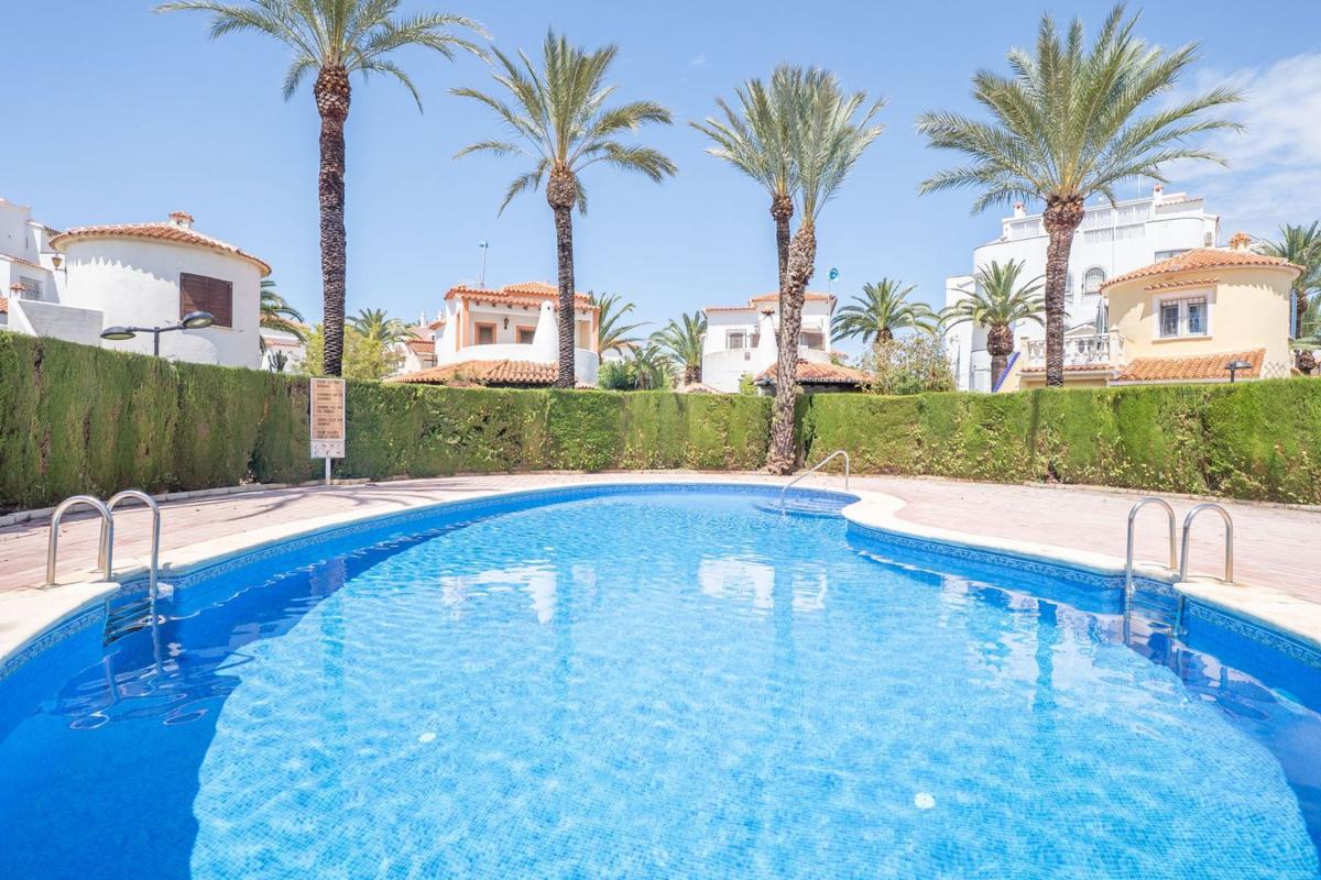 Venta de piso en Piso en Calle del Flamenc, Les Bovetes-La Felicidad, Denia, Denia
photo 2