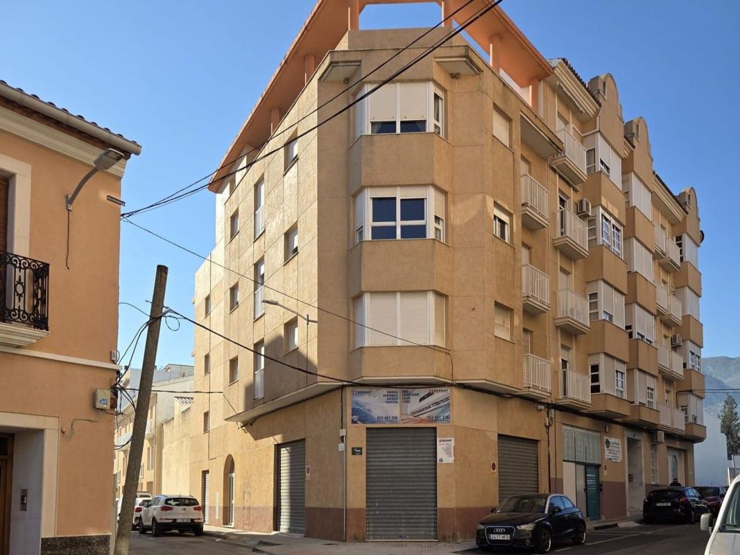 Sprzedaż mieszkania w Piso en Calle Valeriá Miralles, Pego, Pego
photo 1