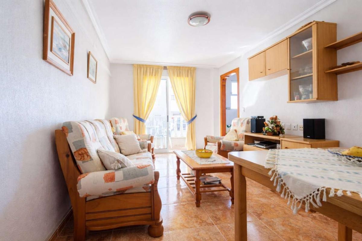 Venta de piso en Piso en Calle Bilbao, Parque de las Naciones, Torrevieja, Torrevieja
photo 2