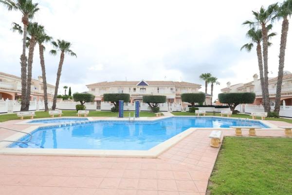 Chalet adosado en Avenida Antonio Quesada, Doña Pepa, Rojales photo 3