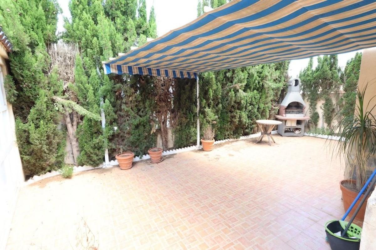 Venta de chalet adosado en  Chalet adosado en Urban Mirador de los Balcones, Los Balcones - Los Altos del Edén, Torrevieja , Torrevieja photo 2