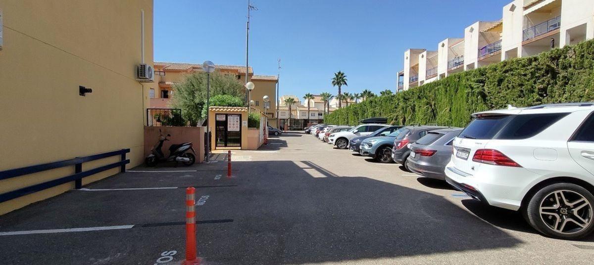 Venta de chalet adosado en Chalet adosado en Calle Tierra, Aguamarina, Orihuela , Orihuela photo 4