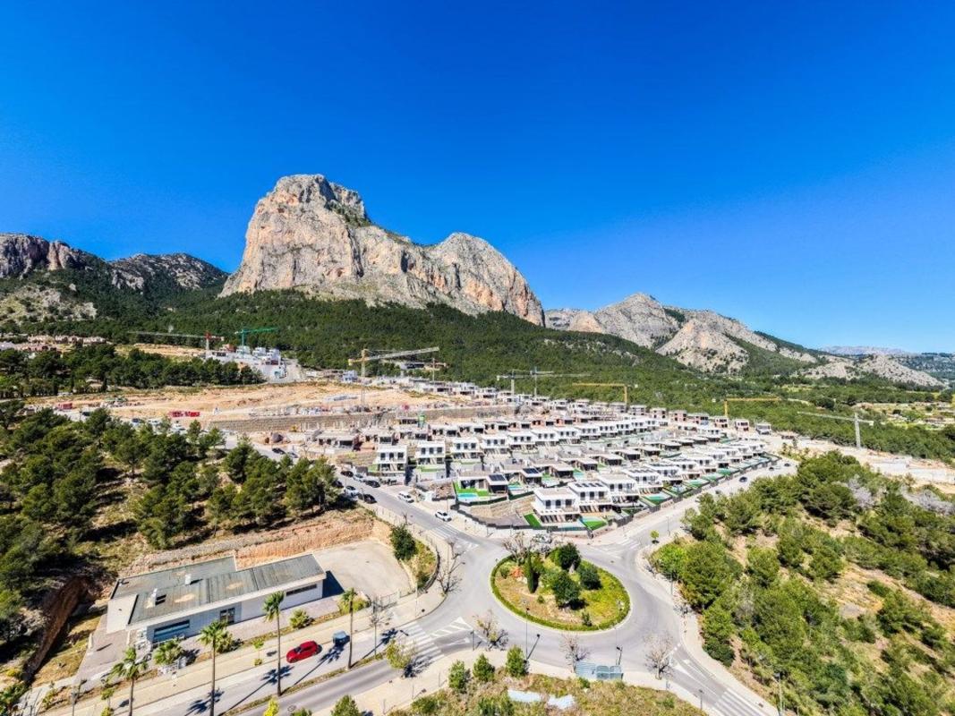 Propiedades en venta y alquiler en España photo 2