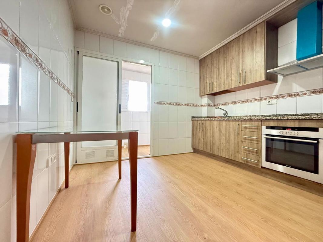 Sale of apartment in Piso en Calle Josep Bernad Amorós, Carrús Oeste, Elche / Elx, Elche / Elx
photo 5