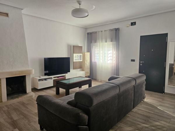 Chalet adosado en Calle Manresa, 26, Dolores photo 1