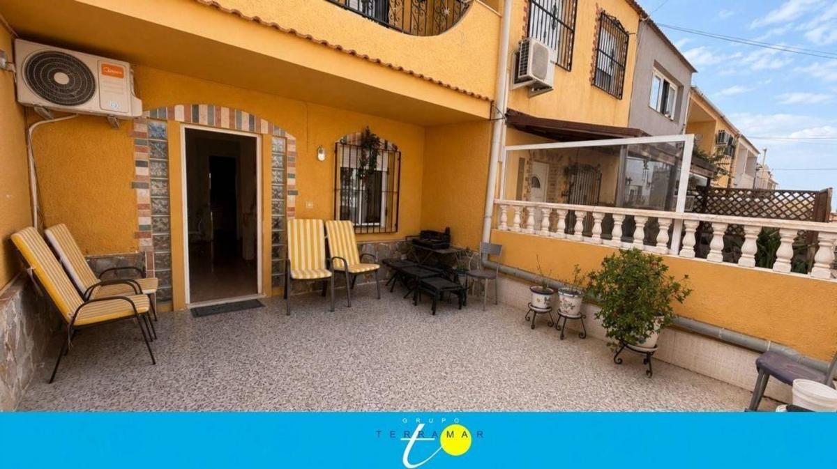 Продажа дуплекса на Dúplex en Avenida de Torrevieja, Los Balcones - Los Altos del Edén, Torrevieja, Торревьеха photo 2