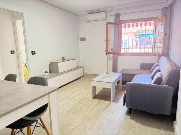 Venta de piso en Piso en Calle Valencia, El Acequión, Torrevieja, Torrevieja
thumbnail 3